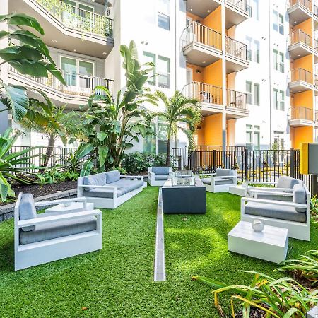 Tropical Field 1 Bed In Downtown With Free Parking Apartment St. Petersburg Exterior photo