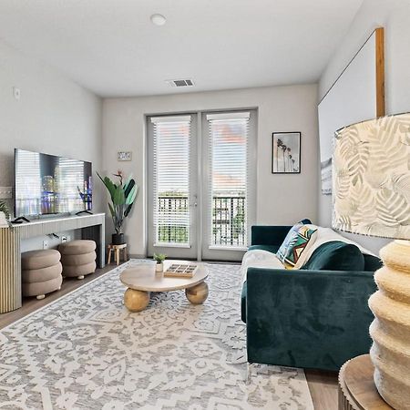 Tropical Field 1 Bed In Downtown With Free Parking Apartment St. Petersburg Exterior photo