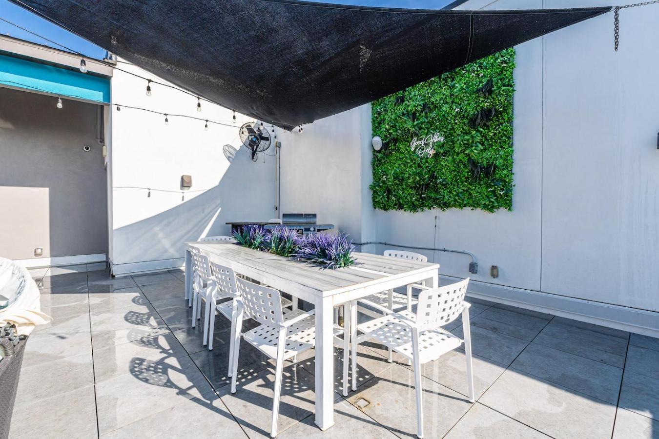 Tropical Field 1 Bed In Downtown With Free Parking Apartment St. Petersburg Exterior photo