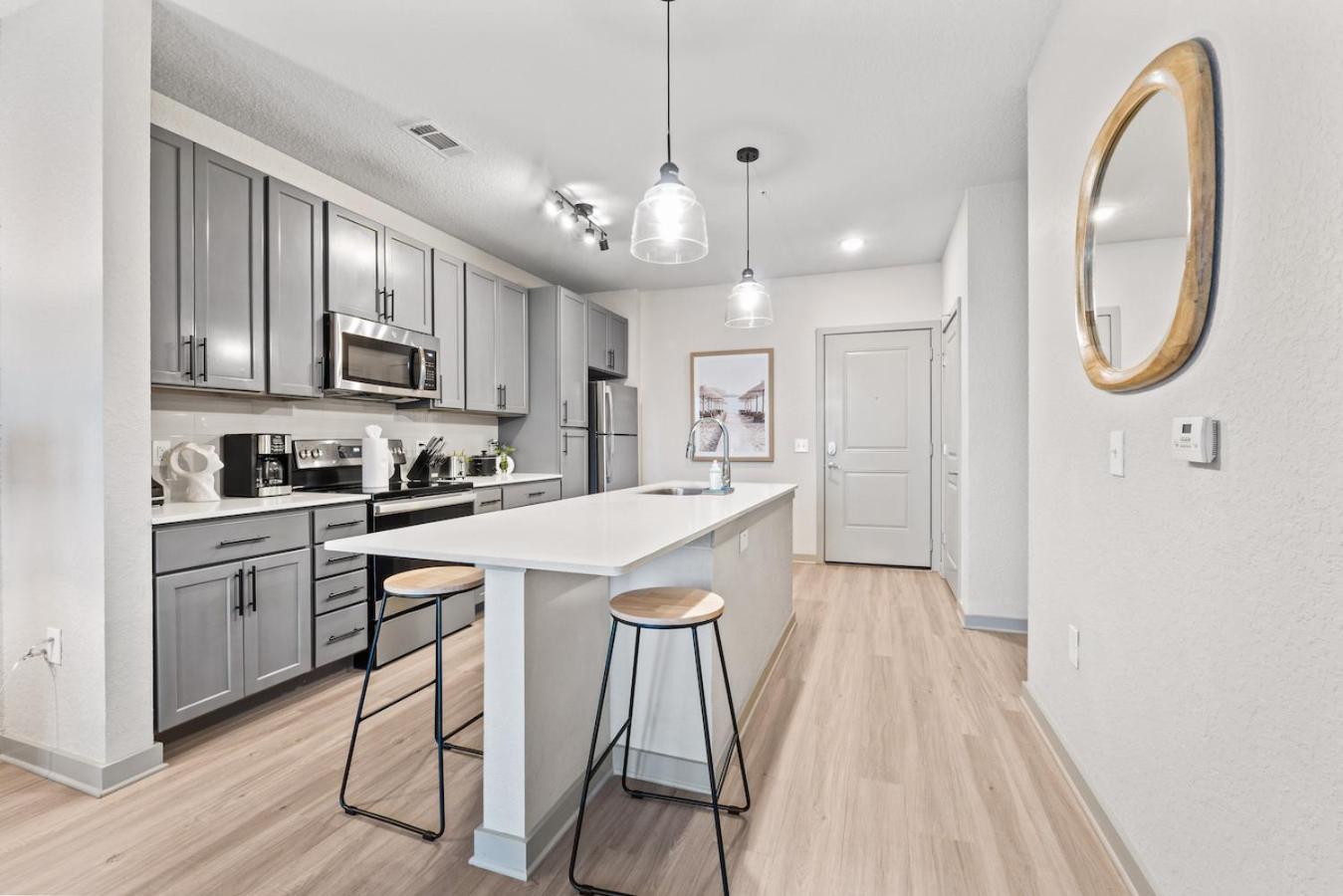 Tropical Field 1 Bed In Downtown With Free Parking Apartment St. Petersburg Exterior photo